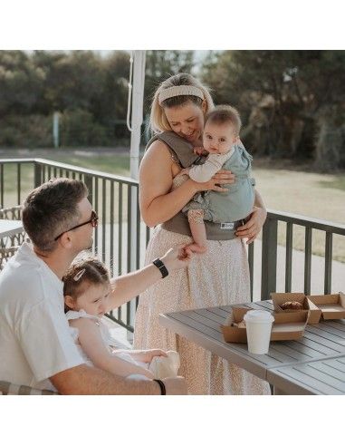 Mochila Portabebés Quokkababy E-Carrier Mint porteo delante