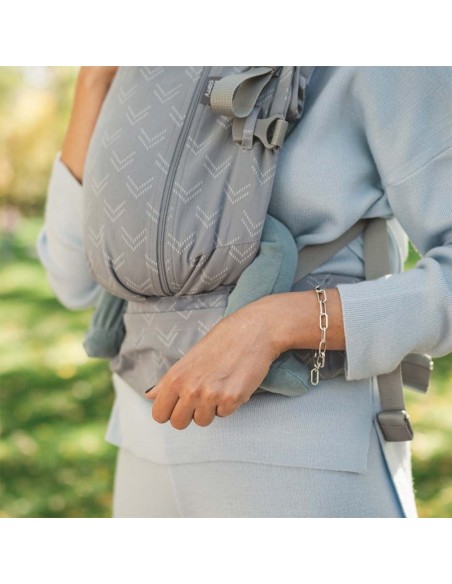 Porteo Ergonómico con la Mochila Portabebés Love and Carry One Monsoon