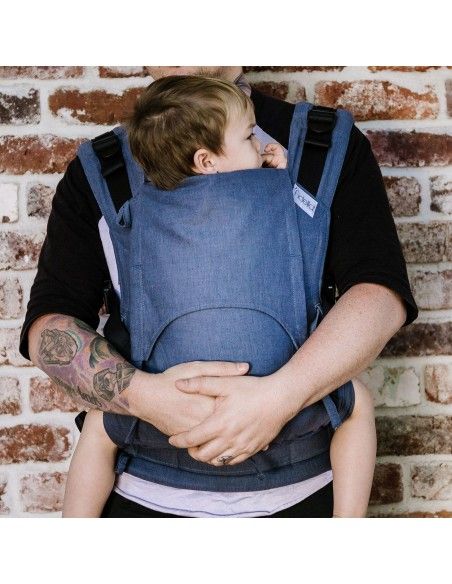 Porteo seguro con la Mochila Portabebés Fidella Fusion Toddler Chevron Denim Blue