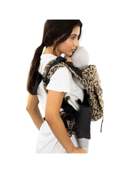 Porteo seguro con la Mochila Portabebés Fidella Fusion Toddler Leopard Gold