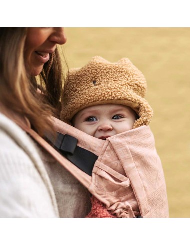 Porteo seguro con la Mochila Portabebés Fidella Fusion Baby Cubic Lines Tuscany